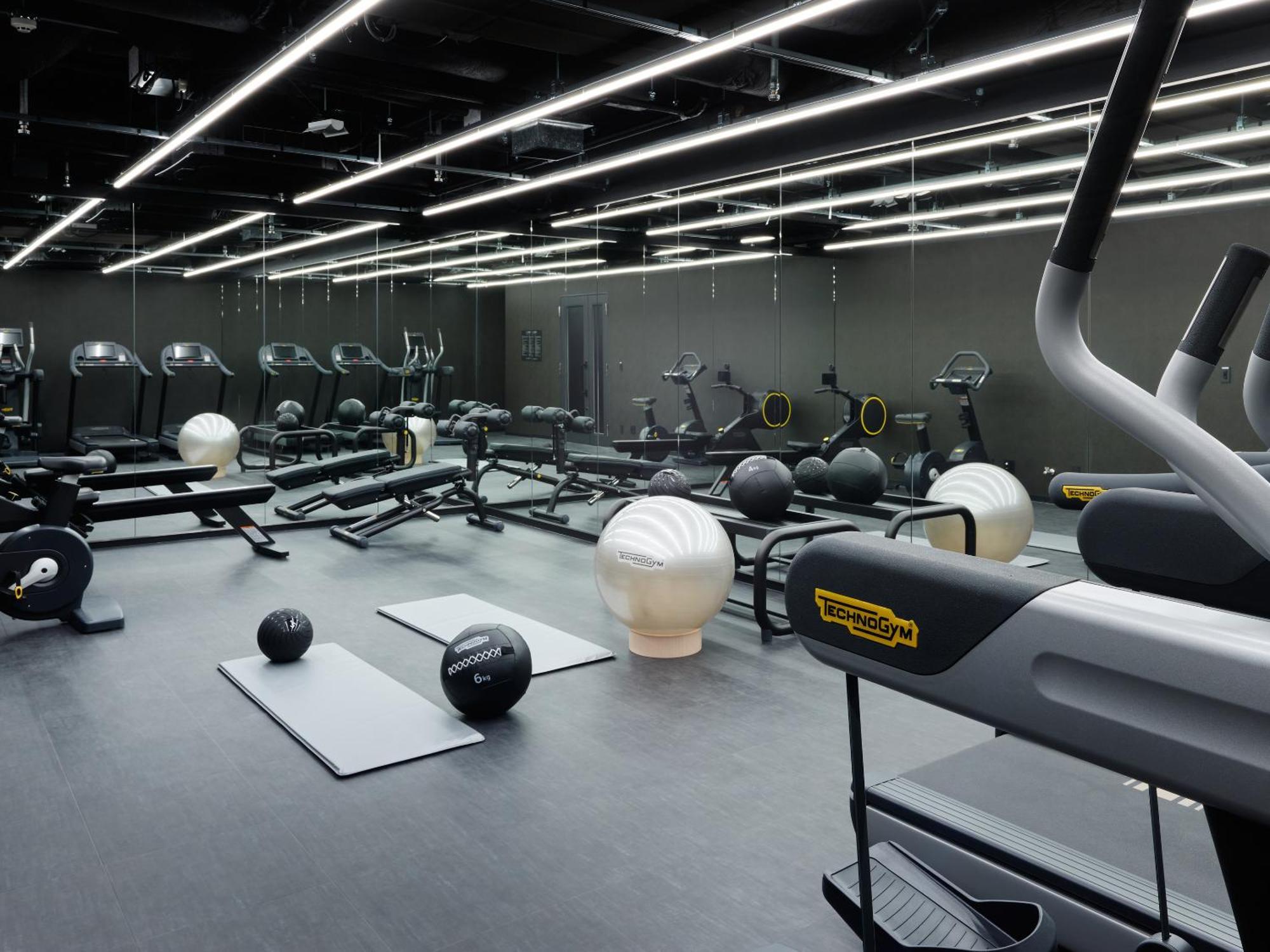 Mitsui Garden Hotel Roppongi Tokyo Premier Екстериор снимка The gym at The Standard East Village